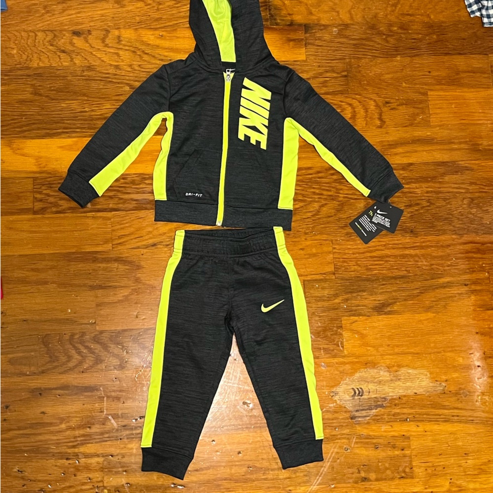Toddler Boy Nike Therma Fleece zip up Hoodie & Pants Set